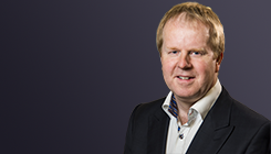 YugabyteDB_KubeCon_Chris-Smith_Headshot_240x140_02